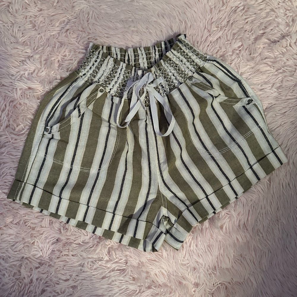 High Waist Striped Women's Shorts - Olive and White